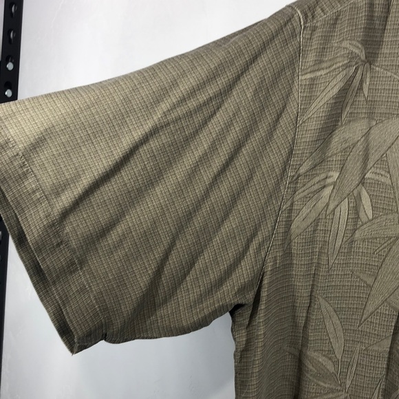 Tommy Bahama 100% silk leaf print shirt large - Picture 4 of 9